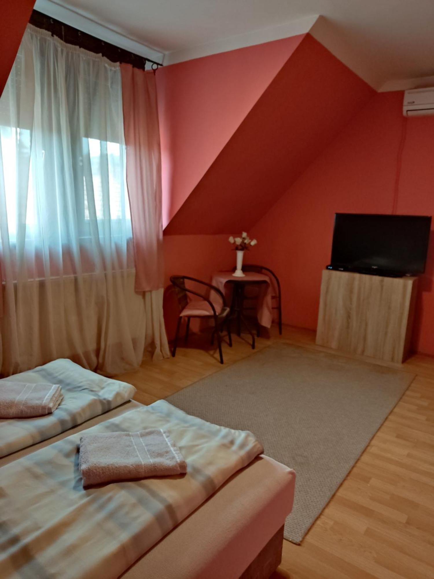 Hotel Buebaj Vendeghaz Eger Pokoj fotografie