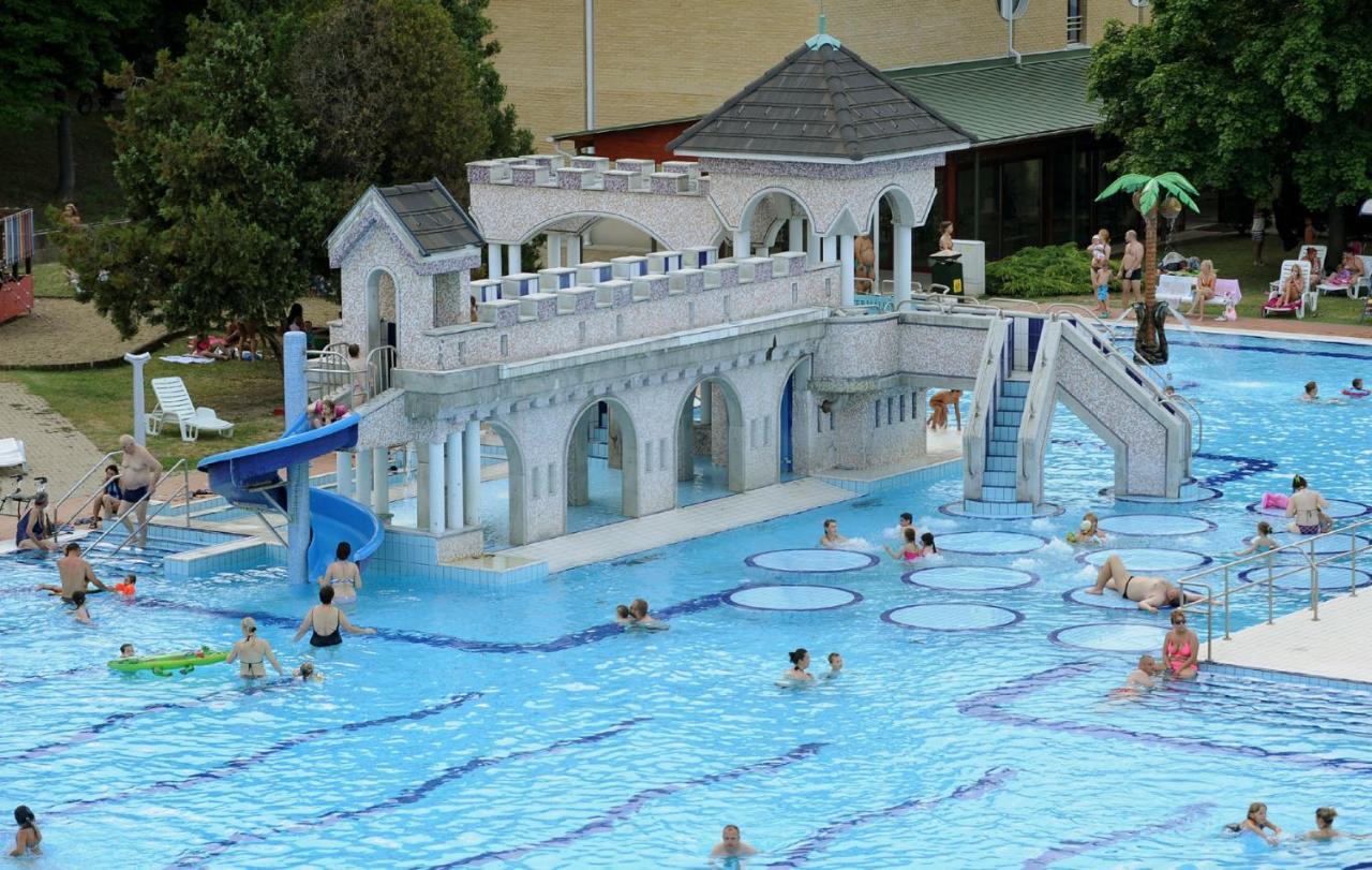 Hotel Buebaj Vendeghaz Eger Exteriér fotografie