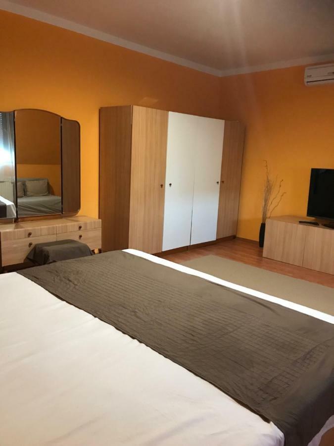 Hotel Buebaj Vendeghaz Eger Exteriér fotografie